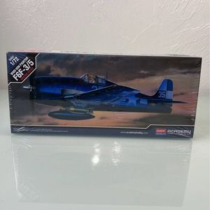 Academy WWII USN Fighter F6F-3/5 plane Model NEW